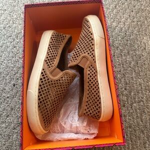 TORY BURCH Stylish suede Tan Slip-On Sneakers